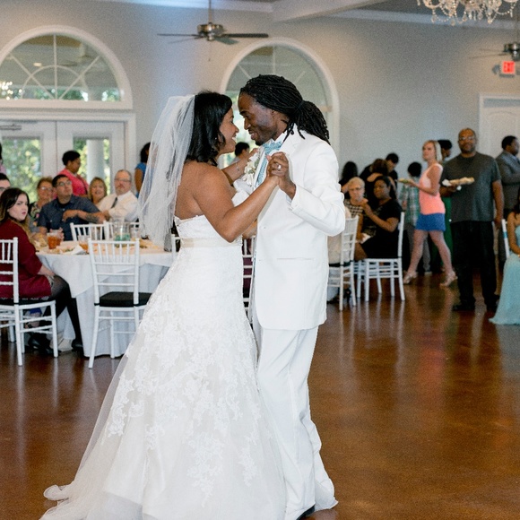 Meet your Posher, Candice - Picture 2 of 4